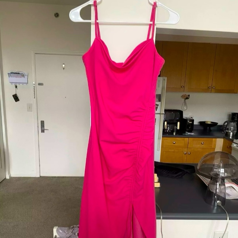 Juniper Blu Cocktail Dress. Worn once size L - Barbie Pink